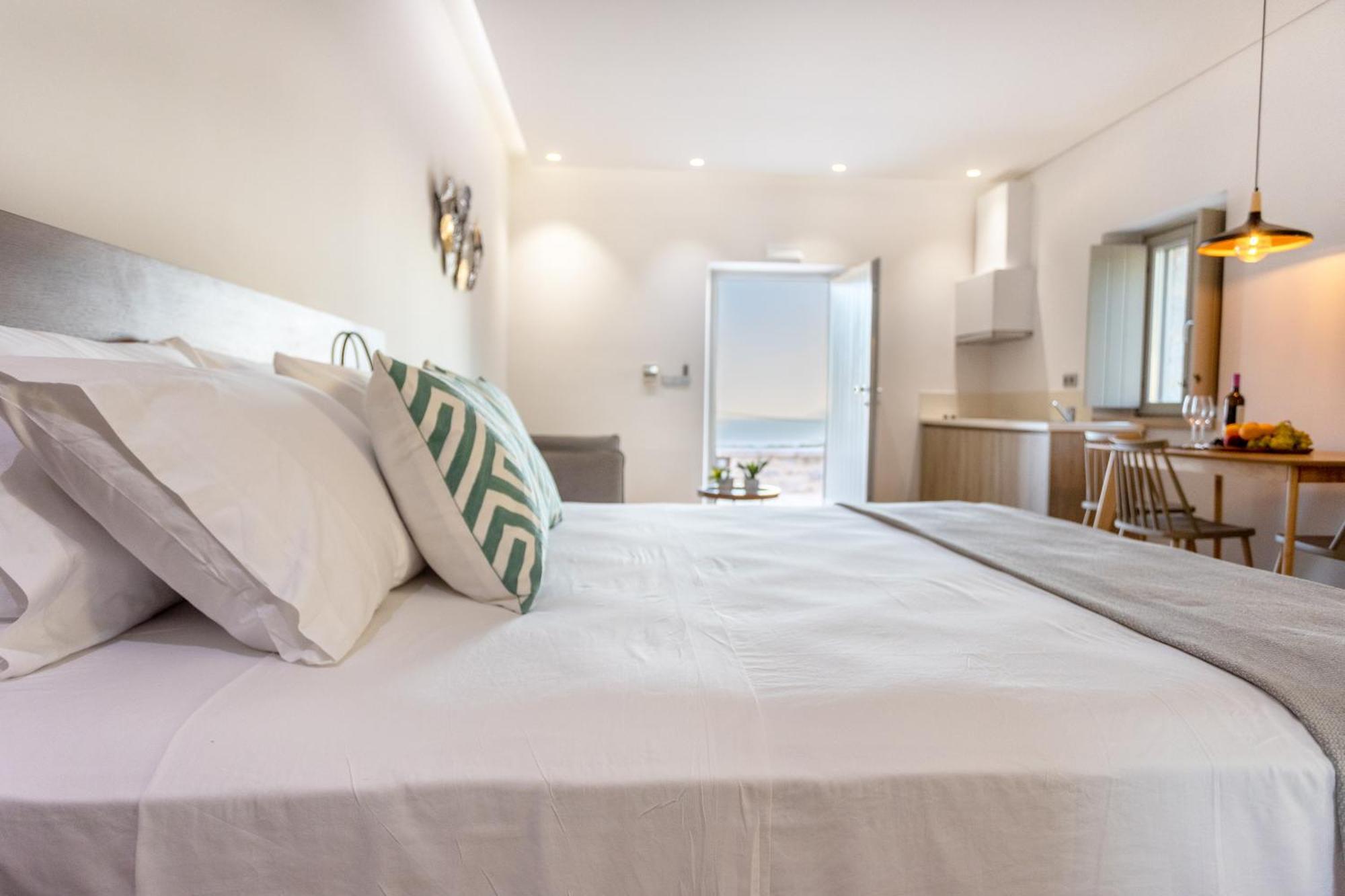 Armantanis Luxury Suites アレオポリ 部屋 写真