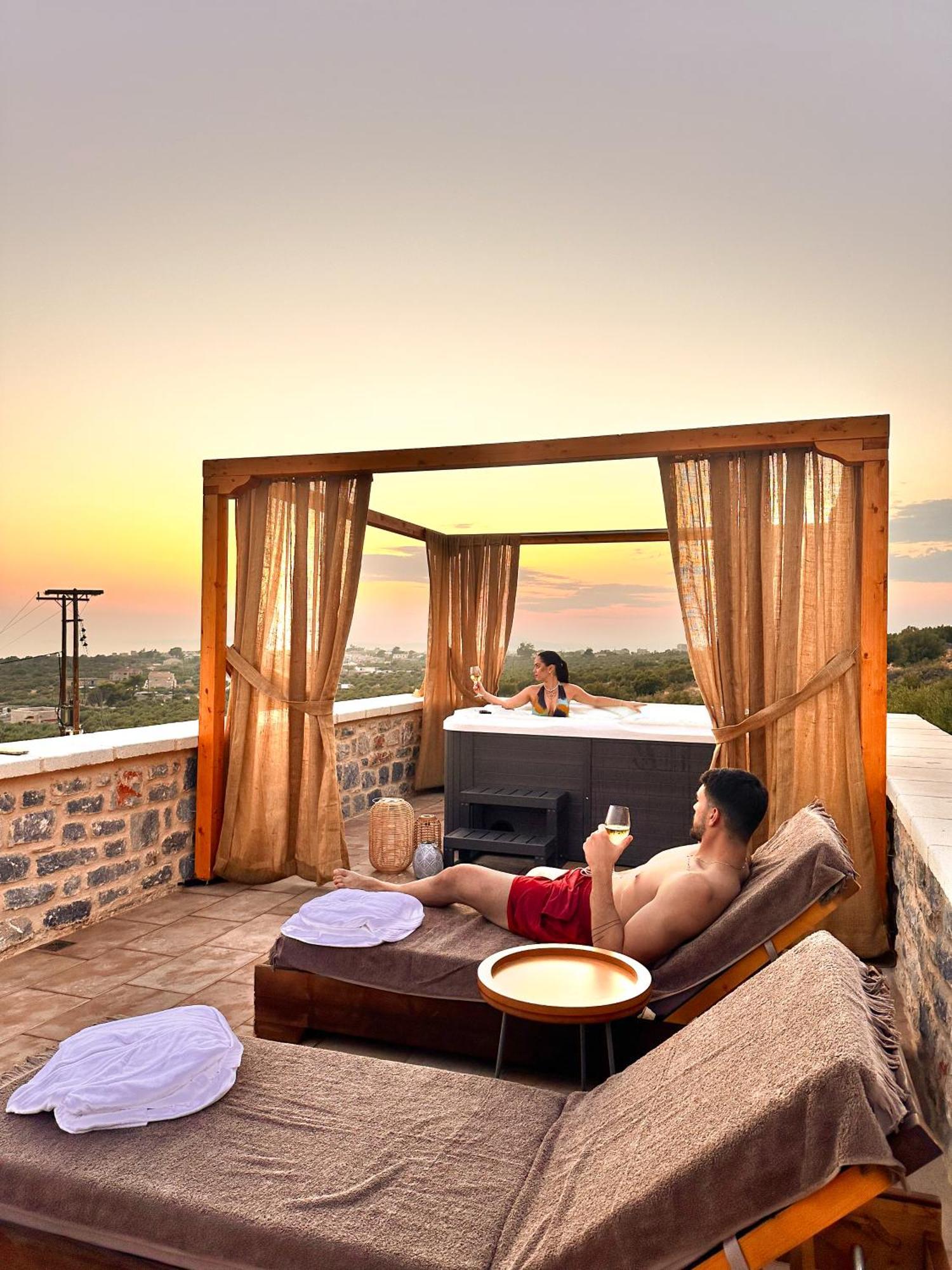 Armantanis Luxury Suites アレオポリ エクステリア 写真